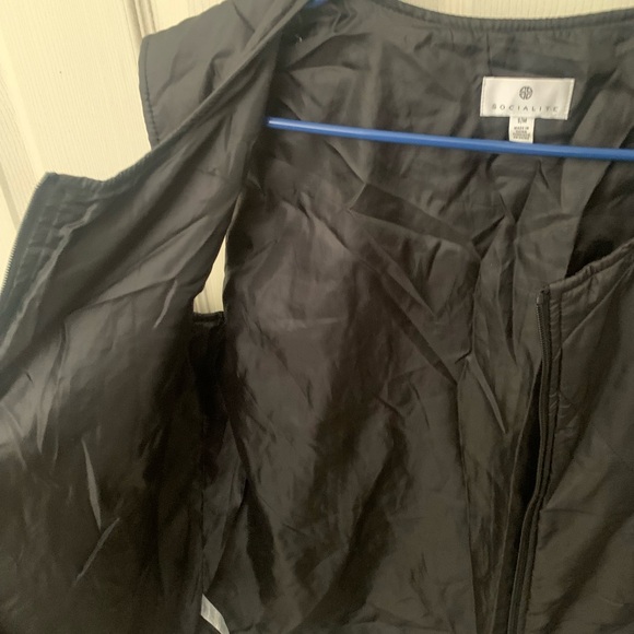 Women’s Black sleeveless vest from Socialite - Picture 4 of 5